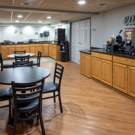 Paynesville Inn & Suites
