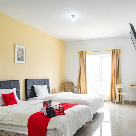 RedDoorz Plus Near Teras Kota 3