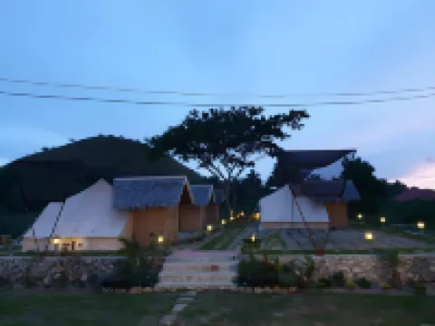 The Acacia Glamping Park Hotels near Chocolate Hills