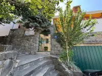 Apartments and Room Sun & Sea Hotels in Podgora