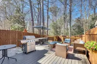 Great for Families! Quiet Auburn Getaway w/ Deck - بوتيك