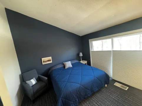 Stunning Views! 2 King Bdrms w Private Bathrooms. Walk to Lake Michigan Beach!