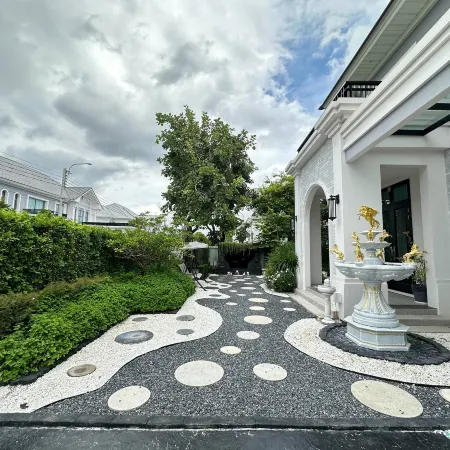 House near Suvarnabhumi Airport