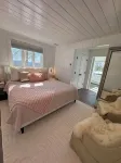 Luxury Mountain Top House , Hot Tub, Fire Pit & Panoramic Stratton Views