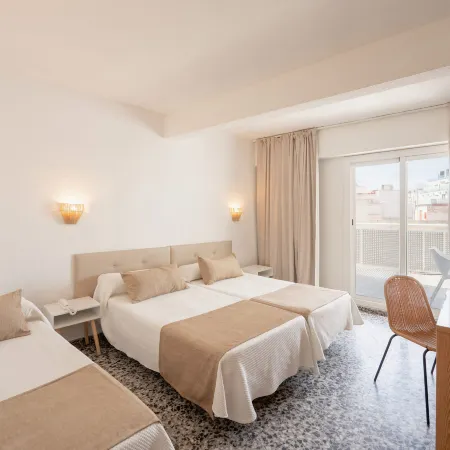 Hotel BH Los Ángeles Отели рядом с достопримечательностью «Пляж Пониенте»
