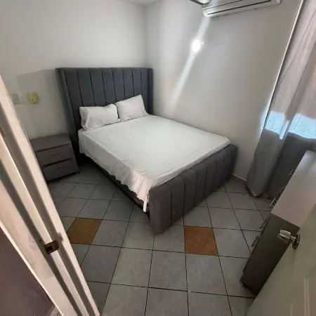 Well-located condo 3-minute walk to the beach 202