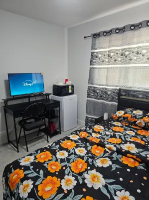 SwitHome Properties Private Room#2, Cautley Near Yeg Airport