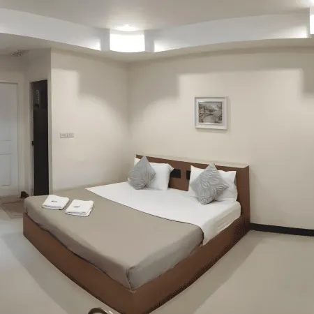Somboonplace Korat Отели рядом с достопримечательностью «Школа Ратчасима-Виттхаялай»