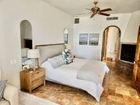 Villa #18:  Luxury 5 Bed/5 Bath Oceanfront Home for 14 Guests.  Renovated 3/26.  호텔