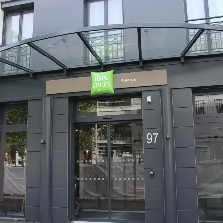 Ibis Styles Puteaux Paris la Défense Отели рядом с достопримечательностью «IESEG School of Management»