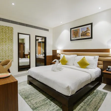 Leisure Inn Grand Chanakya