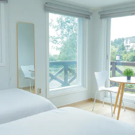 Pyeongchang Lodge House Отели рядом с достопримечательностью «Лыжный курорт Феникс Парк»