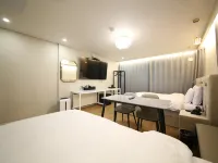 Daejeon Comma Hotel Hotels near Oryong Station
