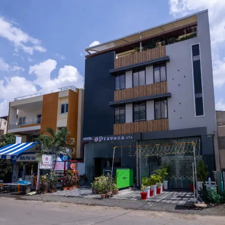 Hotel Pravasa Stay, Dewas Naka