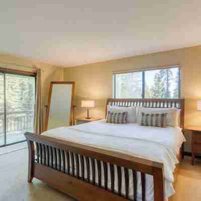 Wildwood by Avantstay Hot Tub, 5mins to Lake Rooms