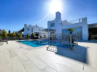4-Bed Villa Private Pool and Ocean Views - Villas