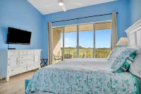 Sunrise Waterfront 2BR Townhome - Pool Private Terraces - balcony