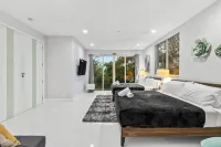 Chic Villa by Glam Homes