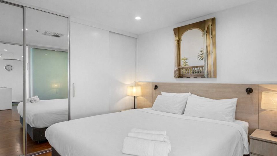 Stylish 2-bed With Terrace, 3-min Walk to Beach