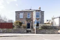 Detached House with Sea Views & Parking Hotels in 