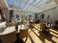 Gower Hotel