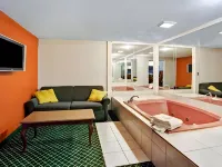 Knights Inn Sterling Heights Hotels in Macomb County