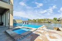 Empress Waterfront Villa - Private Pool