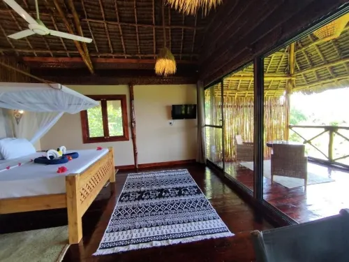 Monkey Mountain Lodge