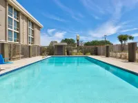 La Quinta Inn & Suites by Wyndham Dallas I-35 Walnut Hill Ln Hotels in der Nähe von Freizeitpark Zero Gravity
