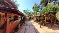 Hotelito Swiss Oasis, Playa Zicatela - Adults Only - Kitchen - Cocina - parking