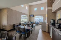 Days Inn & Suites by Wyndham Brandon - breakfast
