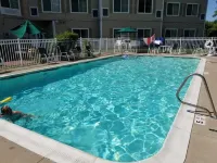 Country Inn & Suites by Radisson, Lake George Queensbury, NY - Pools