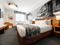 Acclaim Hotel by Clique Hotels near Saddletown C Train