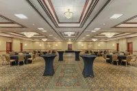 Hilton Garden Inn Milwaukee Northwest Conference Center - breakfast