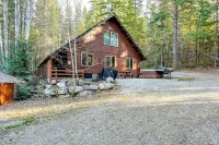 Group Escape w/ Hot Tub, 18 Mi to Bavarian Village - Homestays