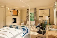 The Hedges Inn - Bed and Breakfasts