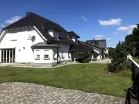 Room in Apartment - Haus Im Grünen / House in the Green