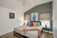 Modern 3 2  two kings   hot tub  fire pit  16min to wine trail  nearby Pickleball courts   pools - Homestays