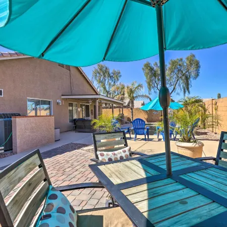 Outdoor Kitchen, Heated Pool: Gilbert Retreat!