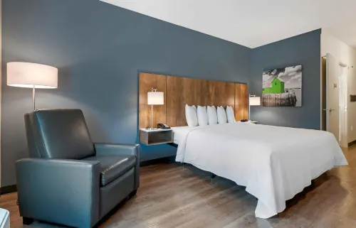 Extended Stay America Premier Suites - Daytona Beach - Ormond Beach - parking