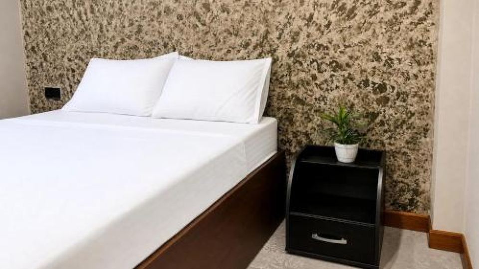 Kmee Eco Transit Hotel