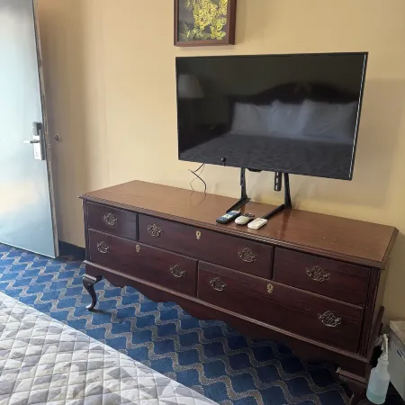 Bing's Motel