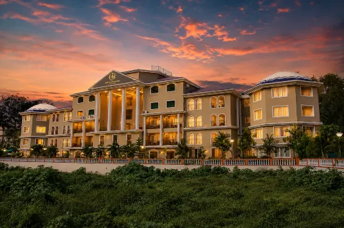 The Golden Suites & Spa, Calangute, 5 Mins Odd Drive to the Beach - Kylpylä