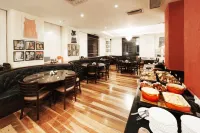 Quality Suites Alphaville - servizio colazione