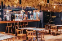 Refugio Knapp - bar