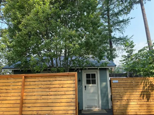 Cozy Cottage near Bigfork overlooking Flathead Lake in our Cherry Orchard - Alphydda