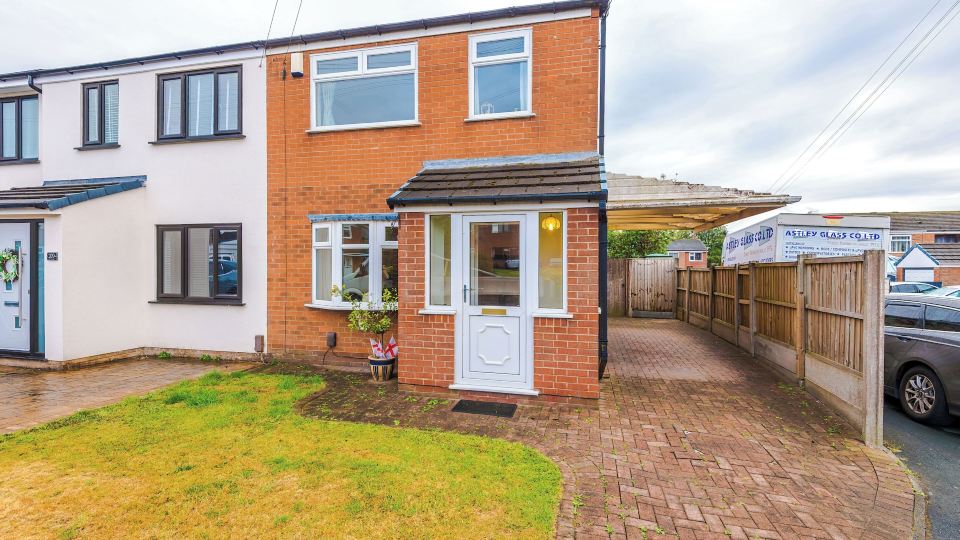 3-Bed Westhoughton | M61 | Driveway Parking