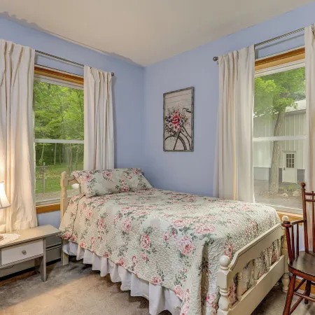 Unplug & Unwind! Romulus Family Gem w/ Swim Pond