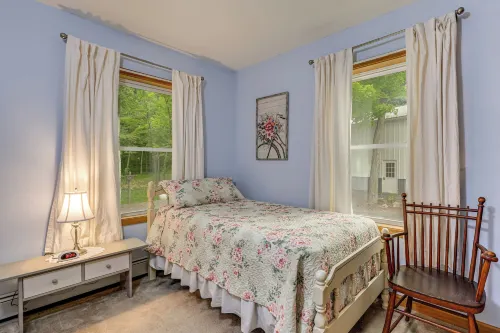 Unplug & Unwind! Romulus Family Gem w/ Swim Pond - Homestays