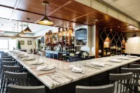 Holiday Inn SOUTH KINGSTOWN (NEWPORT AREA) by IHG - parking